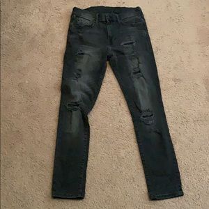 Black ripped skinny jeans